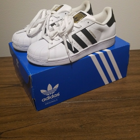 Shoes - Picture 2 of 4